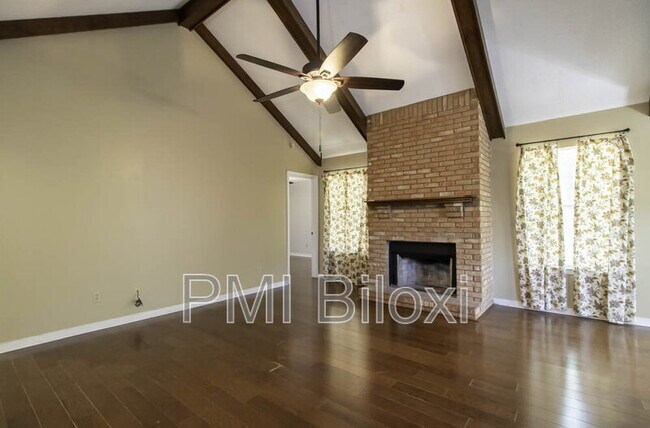 Building Photo - 776 Whitney Dr