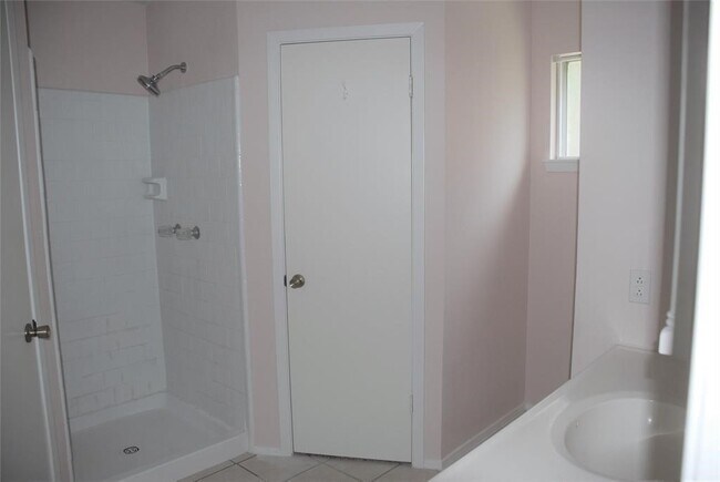 Building Photo - 5802 Sackville Cl