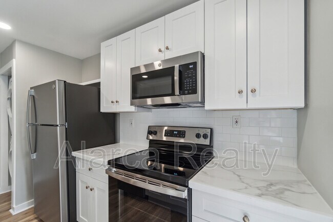 Building Photo - 530 N Church St