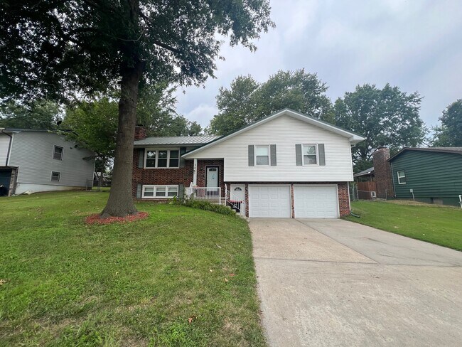 Building Photo - 304 Lawson Dr