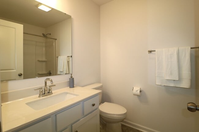 Building Photo - 1724 Granby Hts Dr