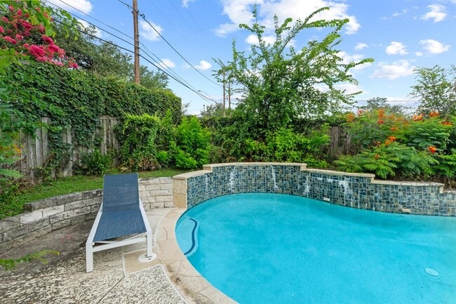 Building Photo - 2505 Wilke Dr