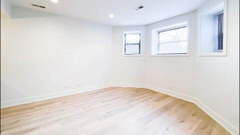 Building Photo - 1336 W Bryn Mawr Ave