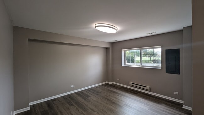Building Photo - 14527 Patriot Square Dr E