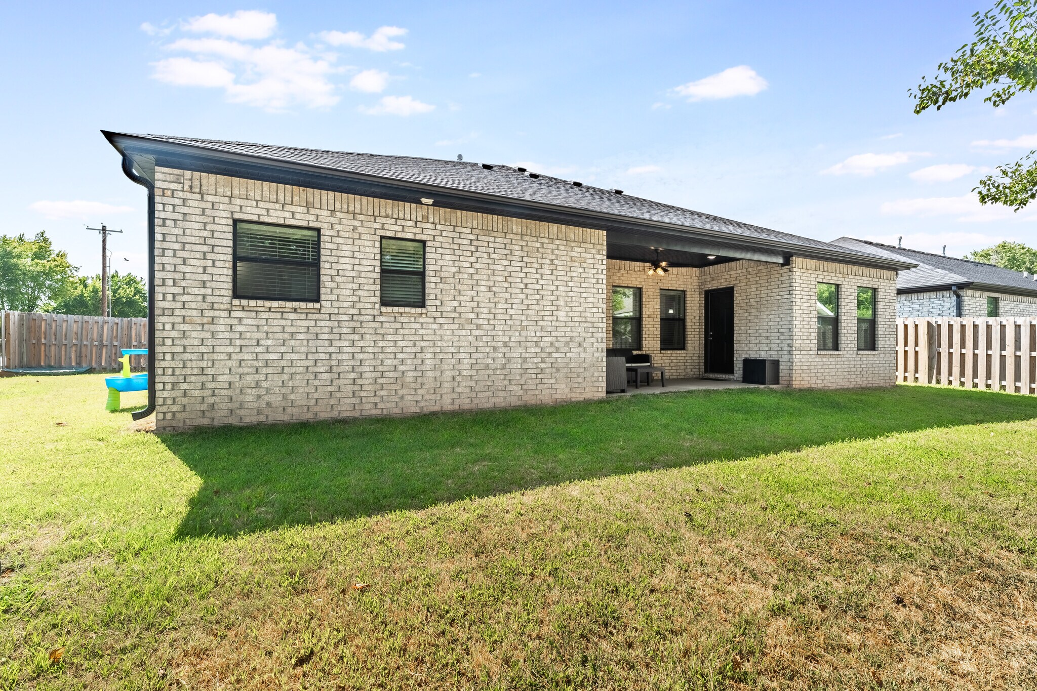 Building Photo - 201 Tricha Cir SW