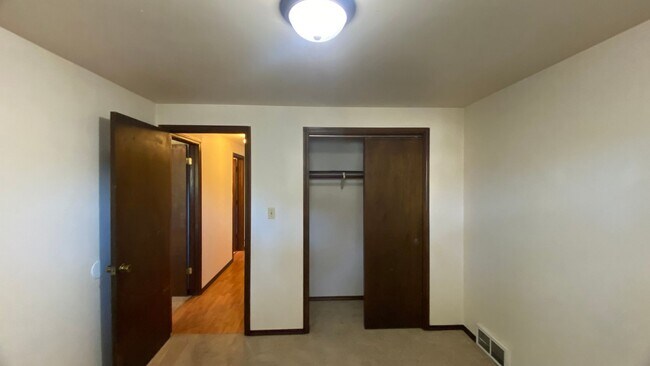 Building Photo - 611 Greene Ave