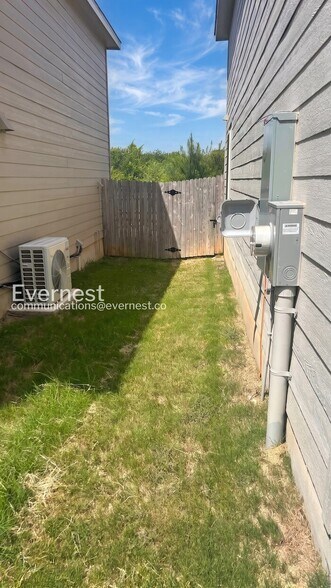 Building Photo - 7037 Elm Cv