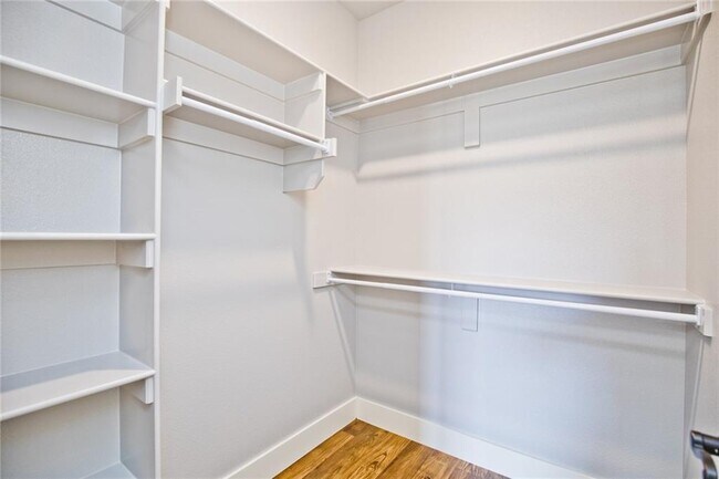 Building Photo - 207 Alder St