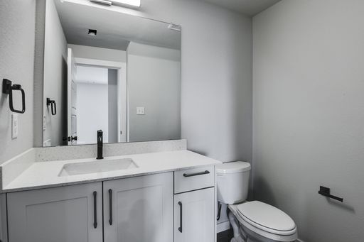 Building Photo - EDGEWOOD ESTATES NOW PRE-LEASING! LUXURIOU...