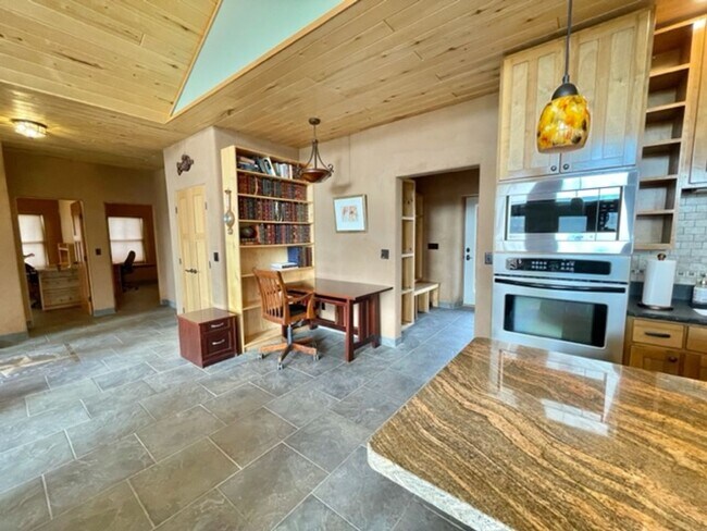 Building Photo - 173 Cross Creek Pl