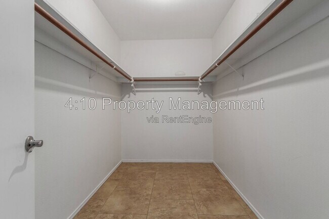 Building Photo - 26002 S La Cite Dr