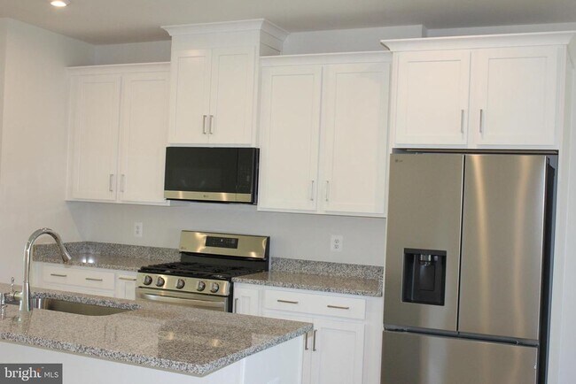 Building Photo - 139 Heyford Dr