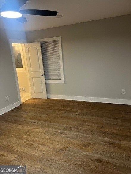 Building Photo - 635 Birchwood Ln SW