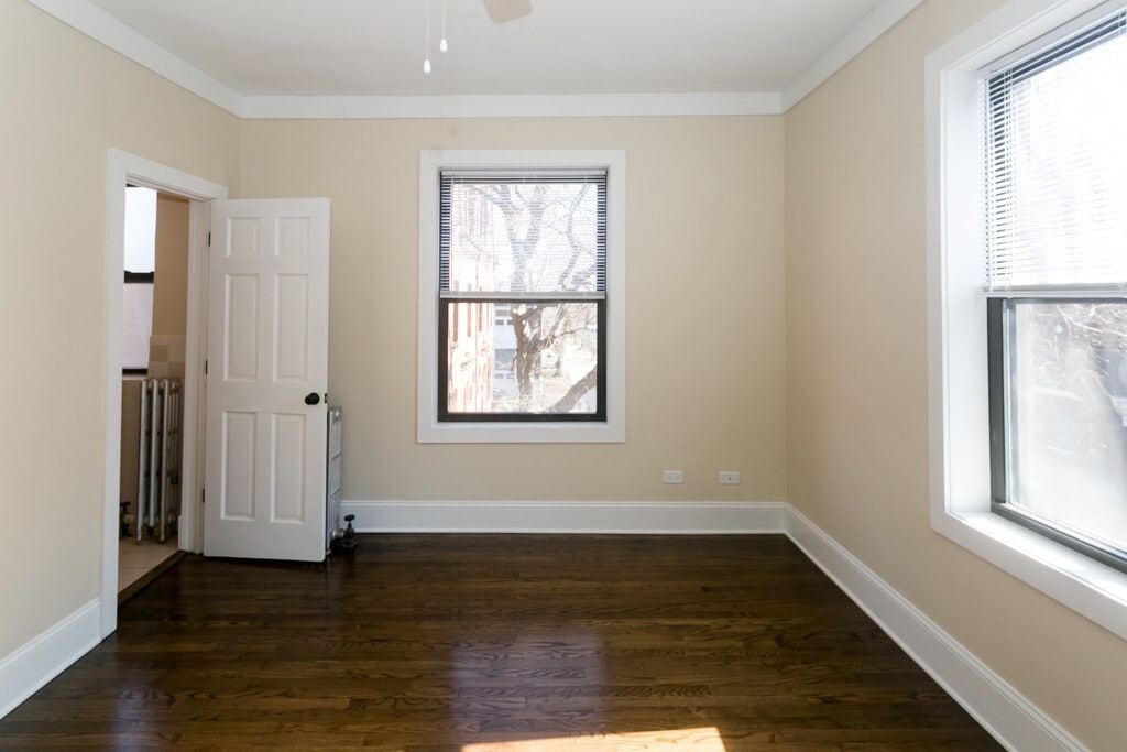 Building Photo - 1360 E 52nd St