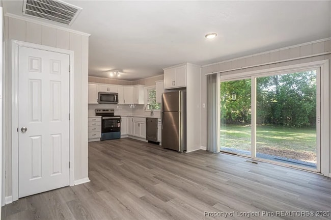 Building Photo - 675 Wiltshire Rd