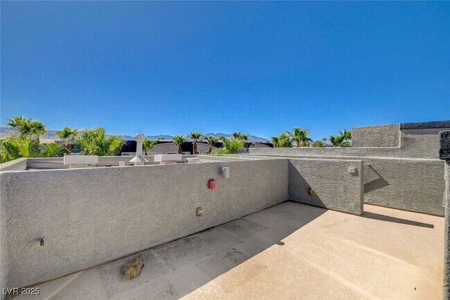 Building Photo - 9050 W Tropicana Ave