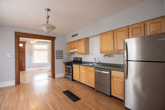 Building Photo - 796 Ebner St