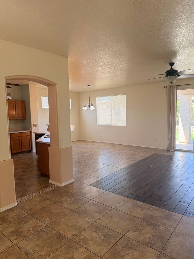 Building Photo - Great Location on Cul de Sac Lot