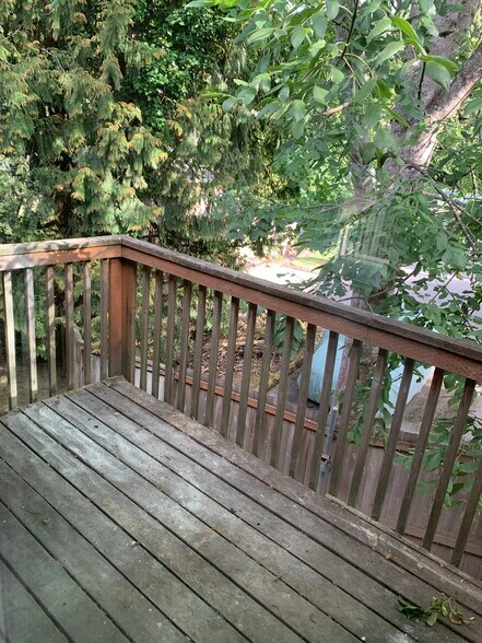 Building Photo - 4950 SW 45th Ave