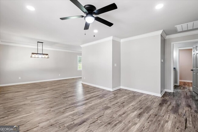 Building Photo - 158 Sproull Rd SE