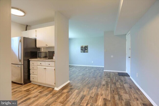 Building Photo - 4411 Falls Bridge Dr