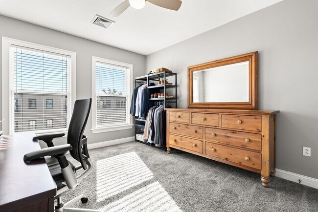 Building Photo - 24 S Bulfinch St