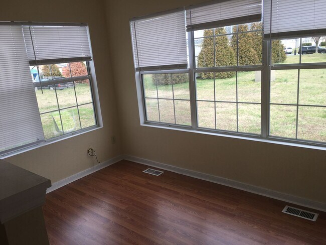 Building Photo - 1616 Fawcett Ln