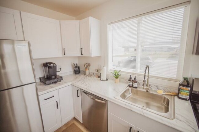 Building Photo - 104 Northside Dr