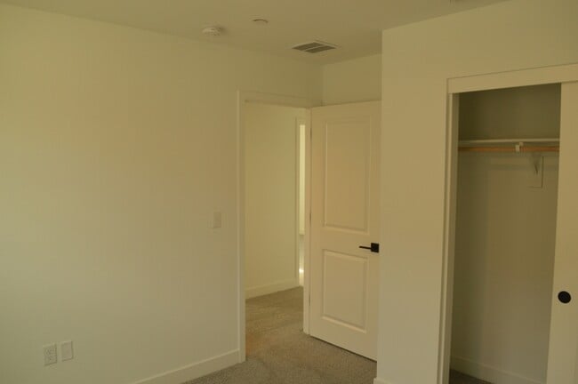 Building Photo - 477 Gold Coast Rd