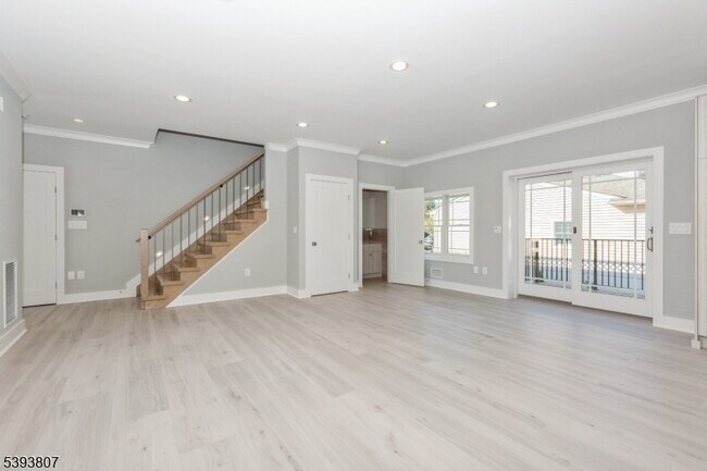 Building Photo - 8 Gregory Rd