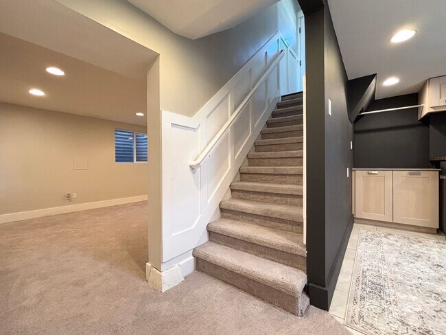 Building Photo - Gorgeous Sugarhouse Remodel!
