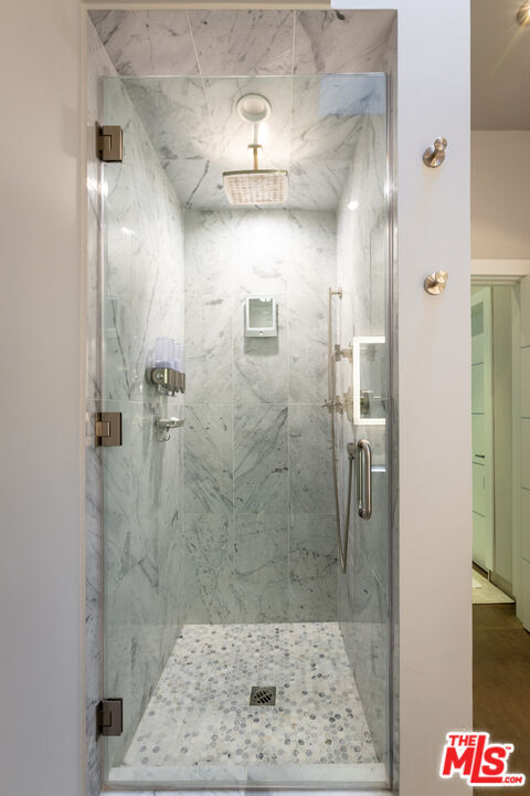 Building Photo - 8538 Eastwood Rd