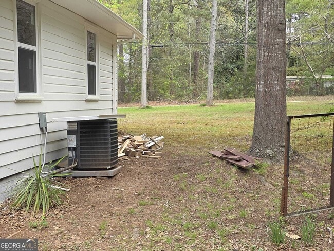 Building Photo - 15 Dixie Dr