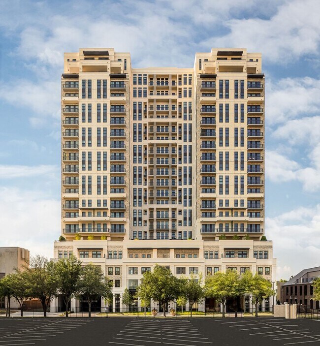 Building Photo - Modern 3-Bedroom Apartment with Smart Home...