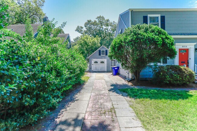 Building Photo - Cape Cod Rental Available in Norfolk!