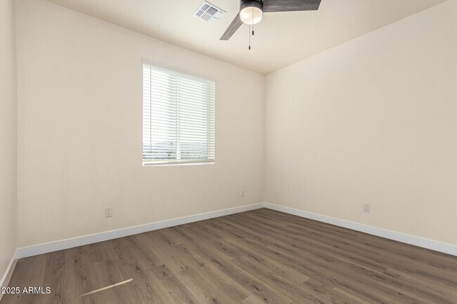 Building Photo - 133 W Latona Rd