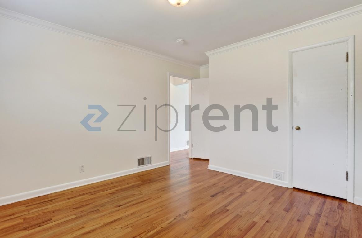 Building Photo - Unit