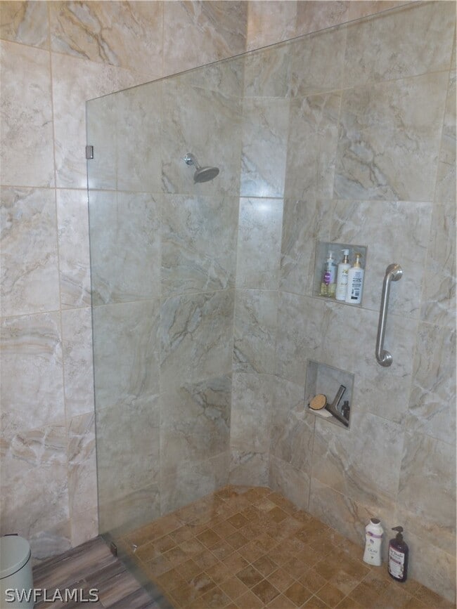 Building Photo - 5267 Hawkesbury Way