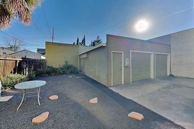 Building Photo - 300430144th