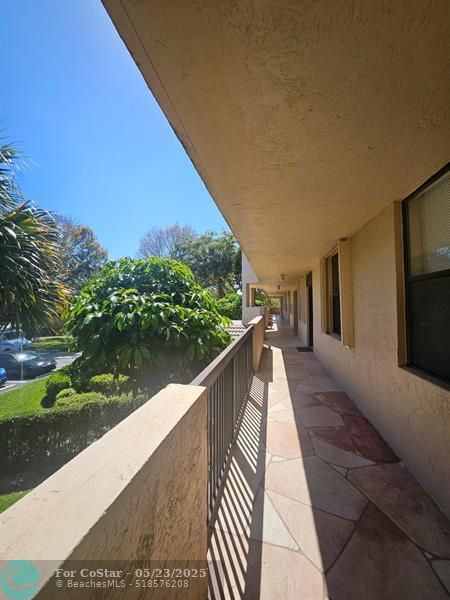 Building Photo - 2659 Carambola Cir N