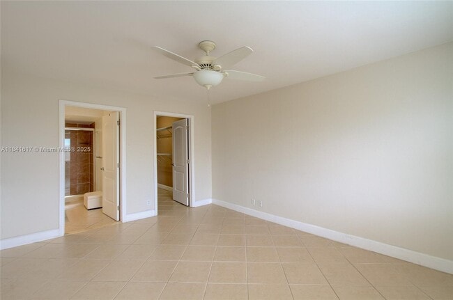 Building Photo - 401 Golden Isles Dr