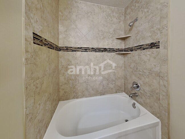 Building Photo - 3631 Windmoor Dr