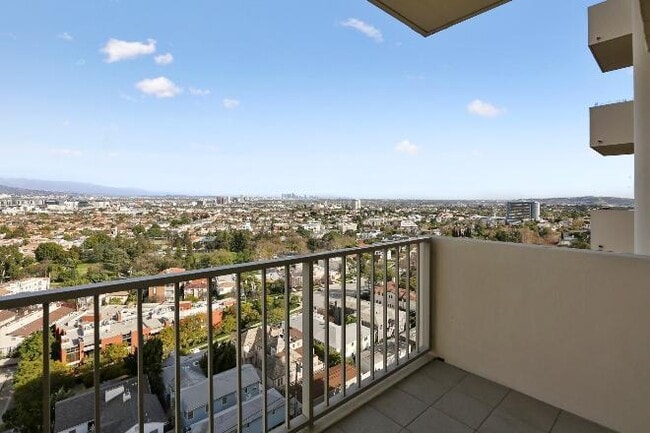 Building Photo - JPntu