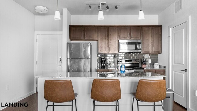 Building Photo - 4300 Cromwell Dr