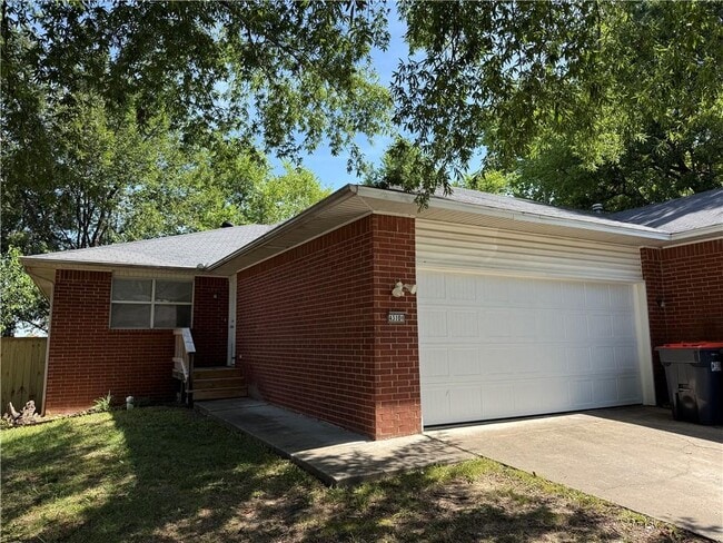 Building Photo - 4310 Nightingale Ln