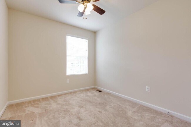 Building Photo - 1022 Linden Dr
