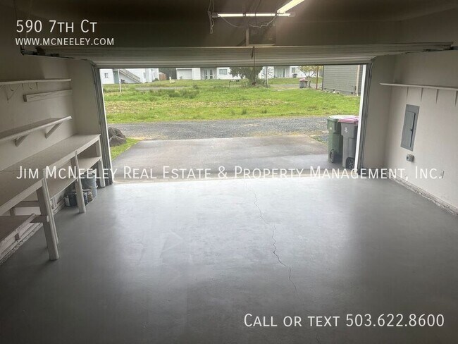 Building Photo - 590 7th Ct