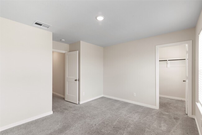 Building Photo - 5811 Quest Valley Dr