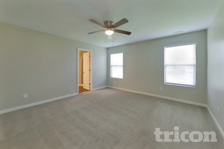 Building Photo - 1035 Lonergan Cir