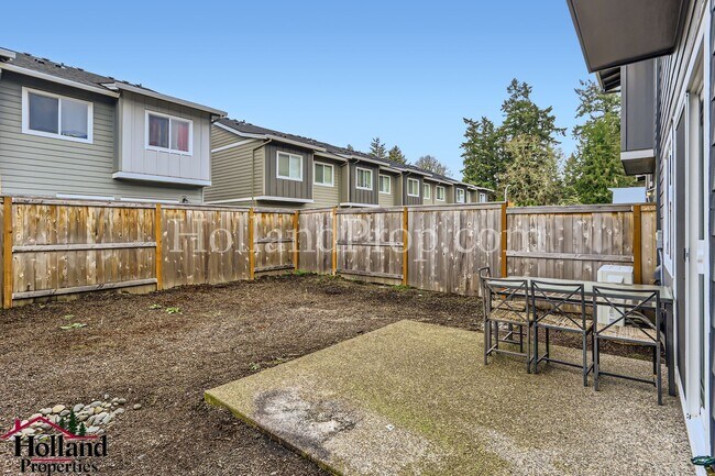 Building Photo - Gorgeous & Spacious Single-Home 3 beds 2.5 bath Available for you!